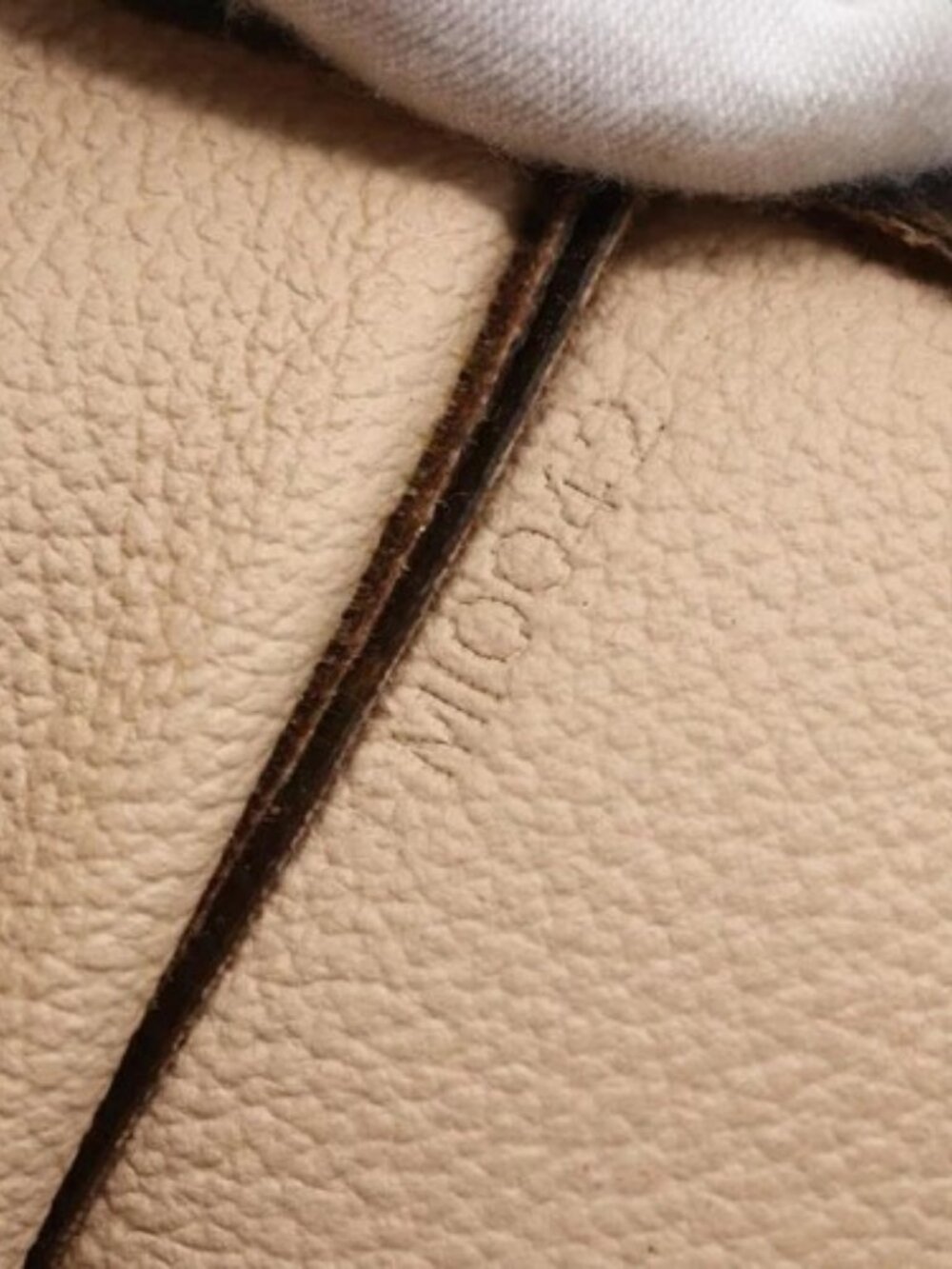 LOUIS VUITTON Monogram Sac Plat Hand Bag - Picture 14 of 16